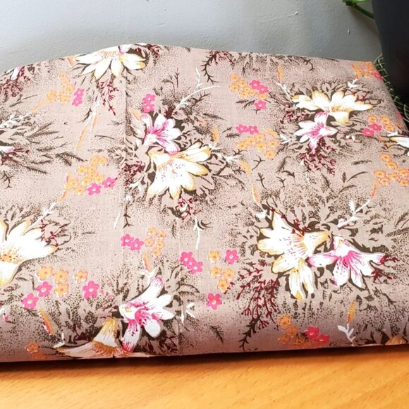 COTTON FABRIC FLORAL PRINT NEW 136" x 33" BEIGE WHITE YELLOW CRAFT SEWING QUILT - Picture 6 of 7